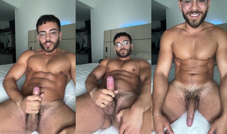 Jerking off while on my bed and cumming over myself – Damian Lorenzo (DamianxNight)