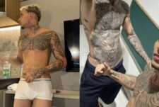 Falatuweslley cums in the bathroom