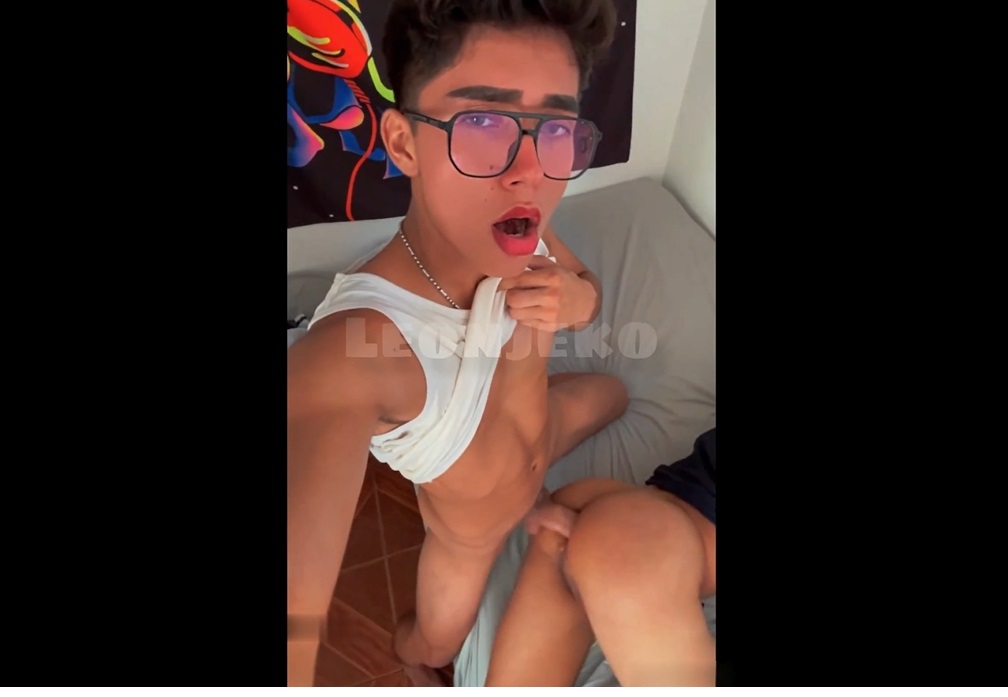 Jeriko Leon (leonjeko) breeds another neighbor