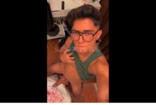 Jeriko Leon (leonjeko) breeds his friend while he’s watching TV