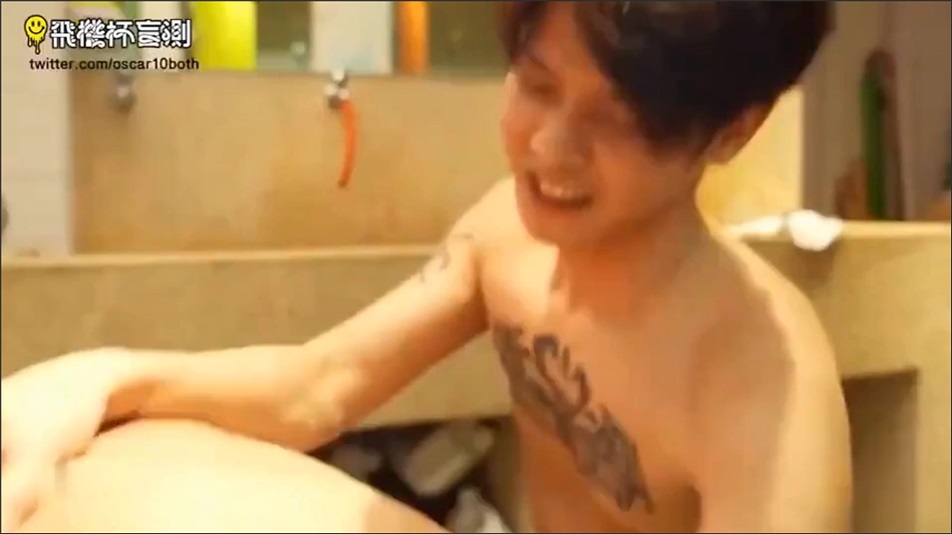 Two asian twinks fuck