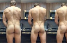 ShreddedC cooks naked