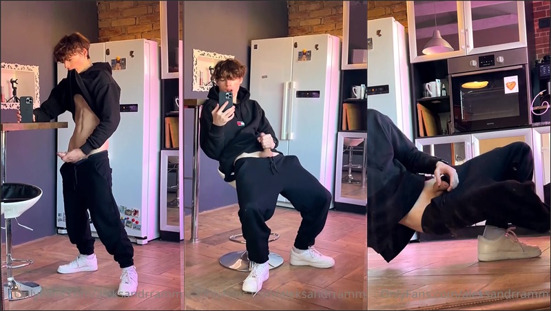 aleksandrramm jerks and cums in the kitchen