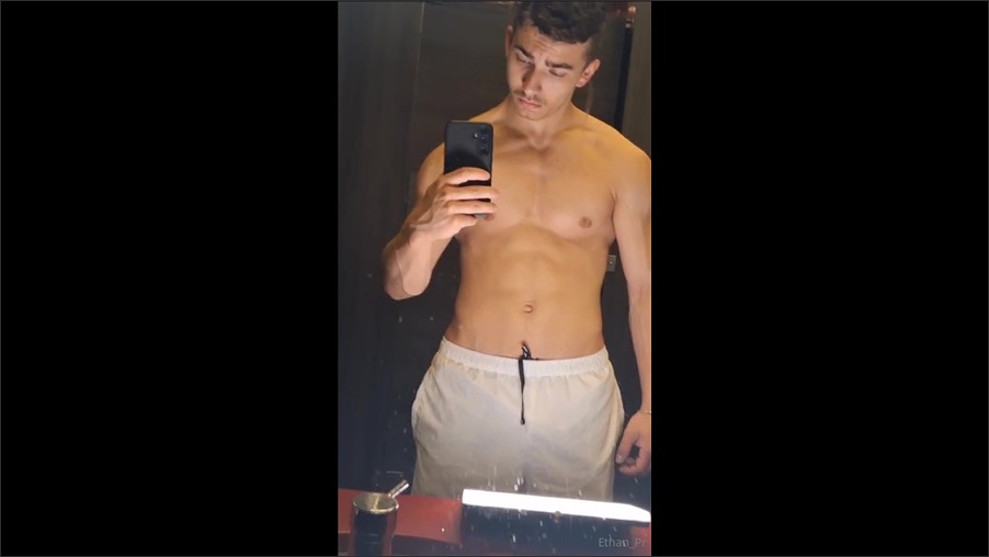 My hot muscle bro leonardaaron18 just emptied his balls after a long gym session hes asking for someone to – with Ethan_Pr