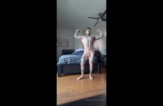 Doing a quick nude workout and showing off my muscles – Michael Hoffman (mikehoffman1023)