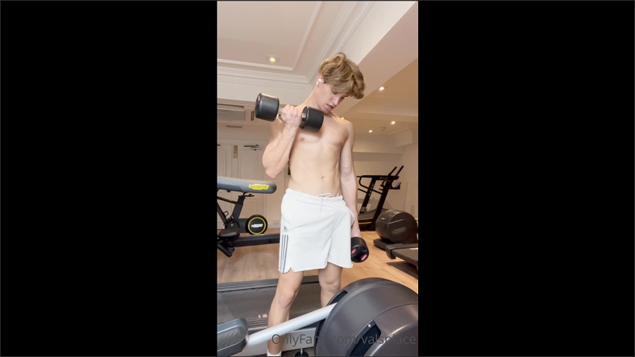 Floppy at the gym – with Valentin Mehinagic (valsplace)