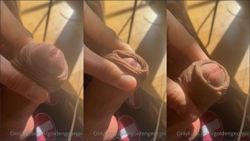 Golden Georgiii (Golden Georgiii) gives you a close up of his uncut cock