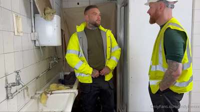 Andy Lee and Under 83 – Horny Builder Sucks My Cock