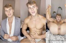 PeachyyBoy plays with his hole