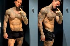 Quick clip of Lucas Lucco showing off his body in the mirror