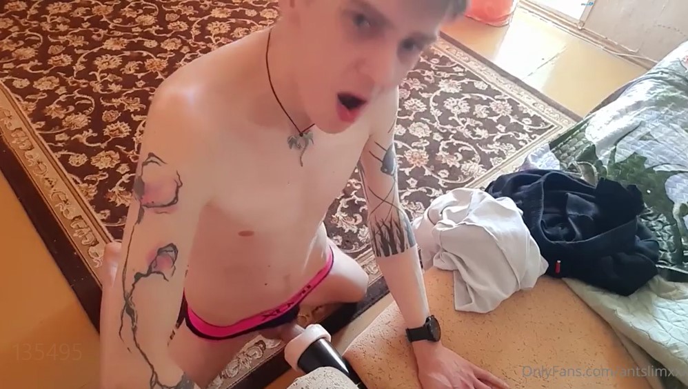 Antslimxxx fucks his toy
