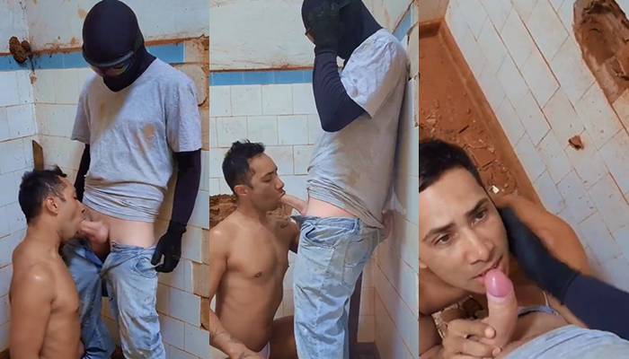 Andflix – sucking cock in an abandoned building