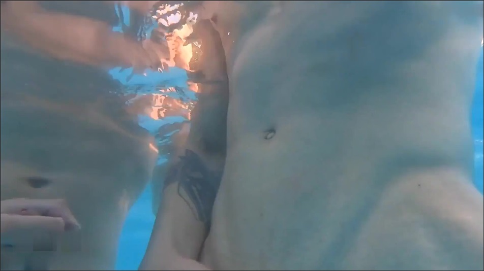 Jack Davis and Eduell Levine jerk in the pool