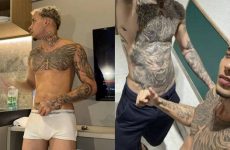 Falatuweslley cums in the bathroom