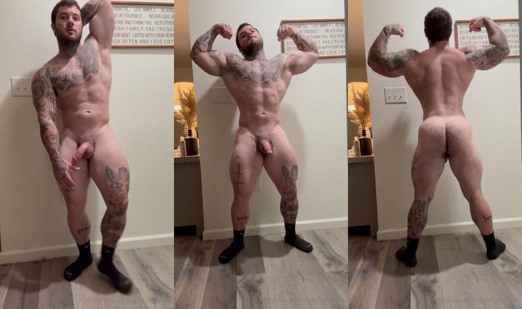 Showing off my jacked body after a workout – Derek Martin (Deek Aesthetic)