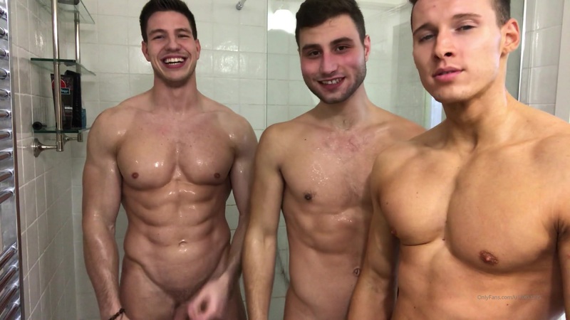 Having a shower with some mates and fooling around together – Jon Kael (tim_vz), Niko Vangelis (nikovangelis)