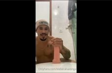 Kleber Alvarenga cums while bouncing on big dildo