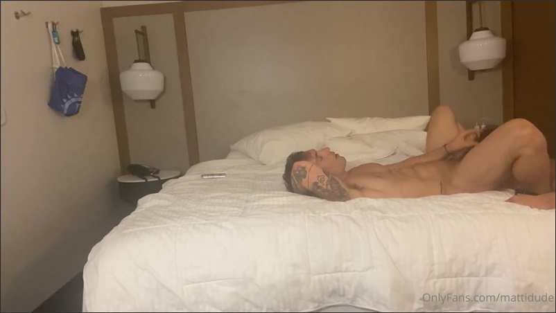 Matthew Cooper and Ryan Rose fuck bareback