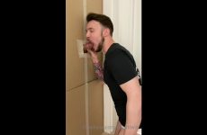 Sucking dick at a gloryhole – David Twist (davidtwist)