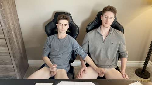 TheStepBrothers – Watching porn and jerking off together