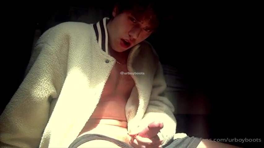 Early morning jerk off and shooting my load – urboyboots