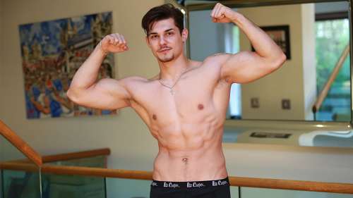 Muscular Athlete Cristian Wanks his Big Uncut Cock and Squirts Jizz Everywhere – Cristian Filotti – EnglishLads