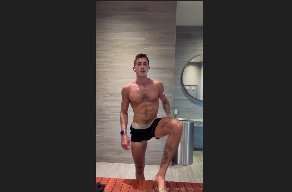 Showing off my body after a workout – Joey Sacco (joeysacco)