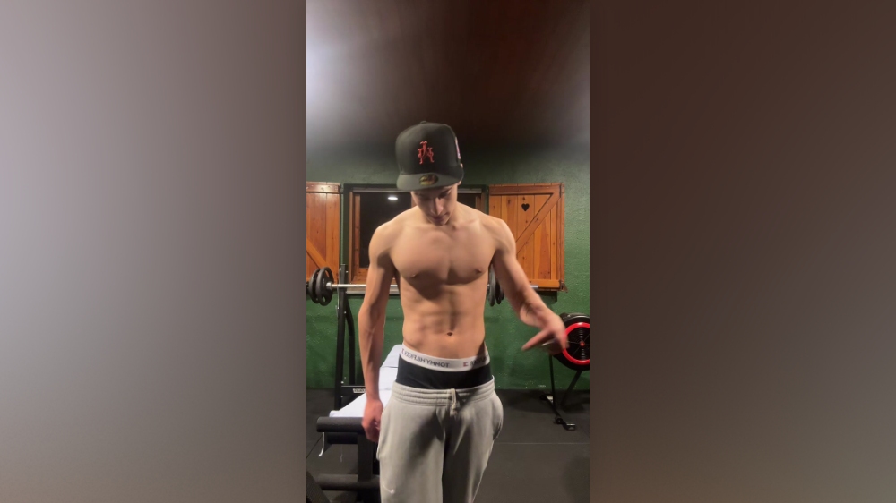 Showing off my body during a workout – Ricard Perez (gymkid2006) Showing off my body during a workout – Ricard Perez (gymkid2006)