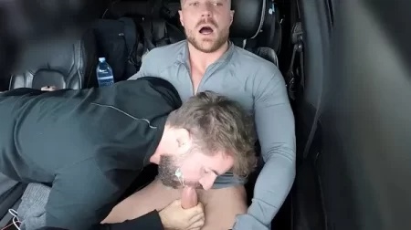 TexasGymJock blows Curved King in the car