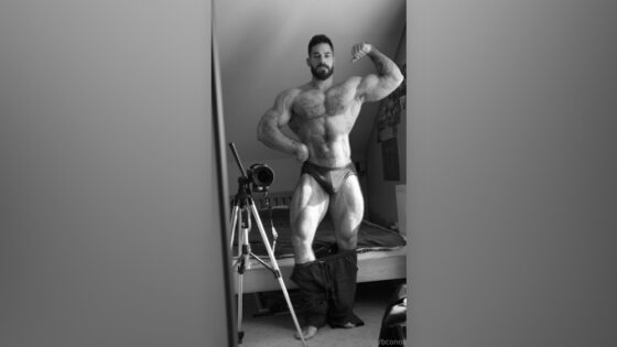 Flexing in my underwear – Ben Conor (bconor)
