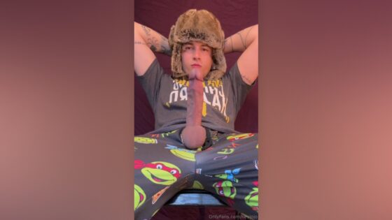 Showing off my big hard cock – Jordan Johnson (heyjojo)