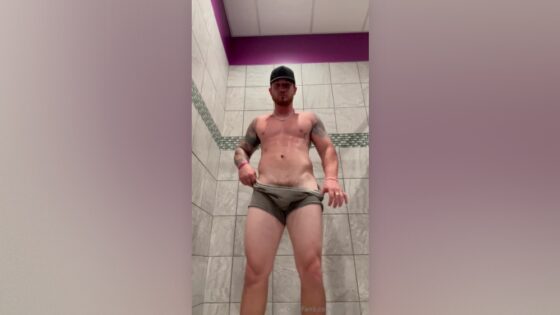 Showing off my body after a workout – Bam Mikell (bammikell)