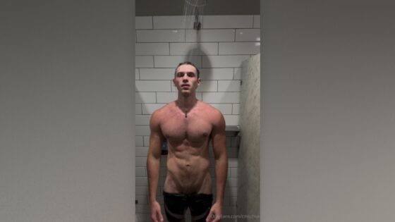 Showing off my muscular body in the gym shower – Chase Stobbe (cmschse)