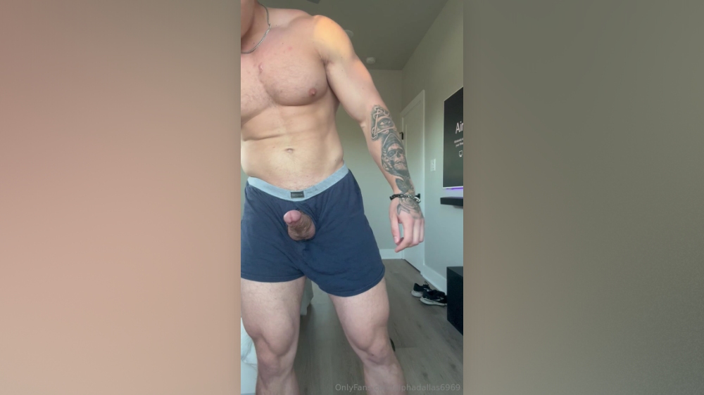 Slowly stripping and showing off my muscular body and cock alphadallas6969