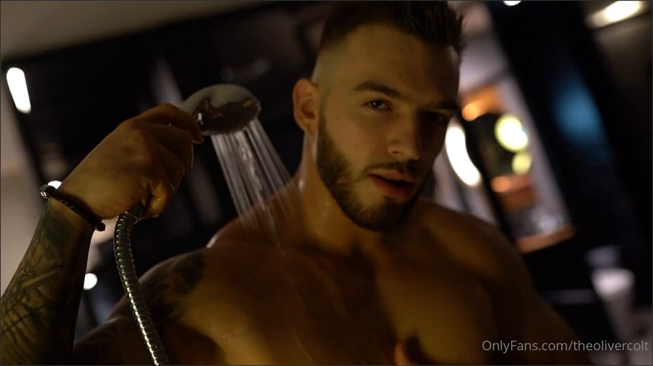 Playing with my cock in the bath Oliver Colt TheOliverColt