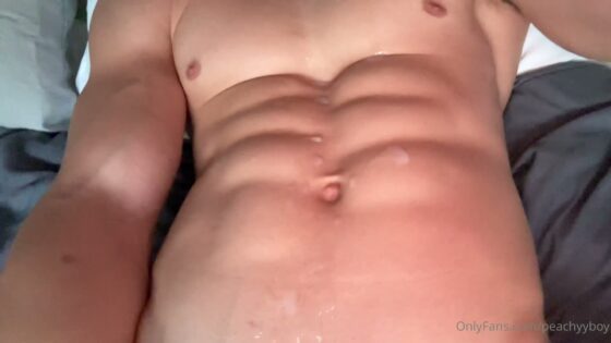 Peachy Boy solo cum show