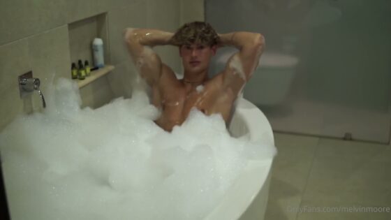Melvin Moore jerks off after a workout and bath