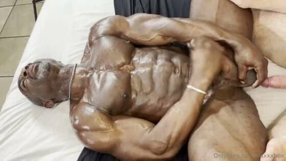 Baxxx fucks Aaron Trainer