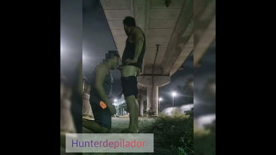 Hunter Exibicionista After leave the bar Naked fuck on the footpath at night Part 2