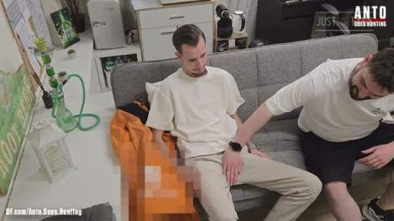 JustForFans – AntoGoesHunting – Straight Twink Student Food Delivery Convinced to Get a Blowjob for