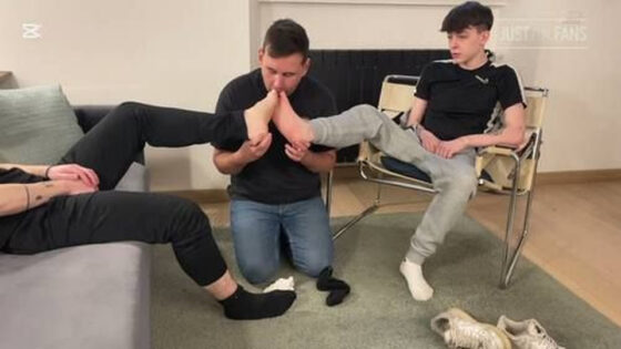 LdnFootFreak – Covered in their sweaty feet spit and cum