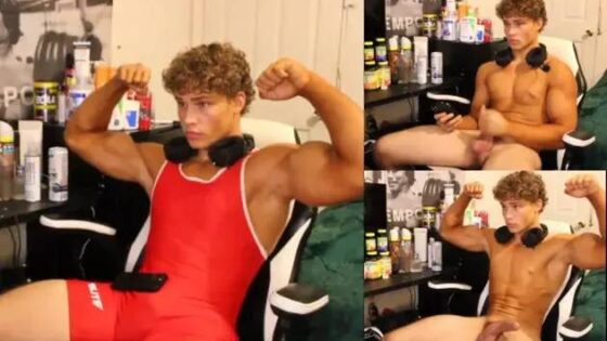 Cutie wrestler takes a break from streaming to jerk