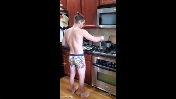 Johnny Rapid bakes cinnamon rolls in his underwear